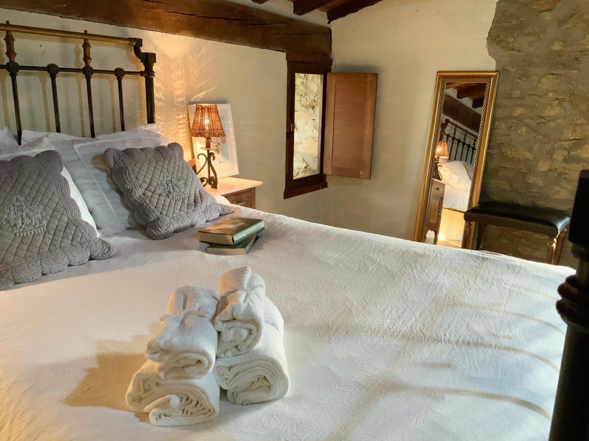 La Grulla Gris Guest House Perales del Puerto Екстериор снимка