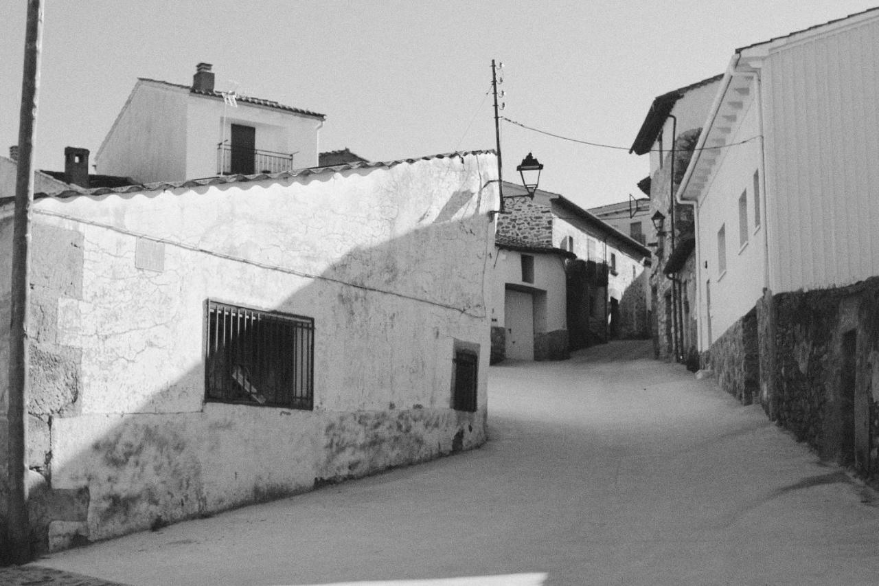La Grulla Gris Guest House Perales del Puerto Екстериор снимка